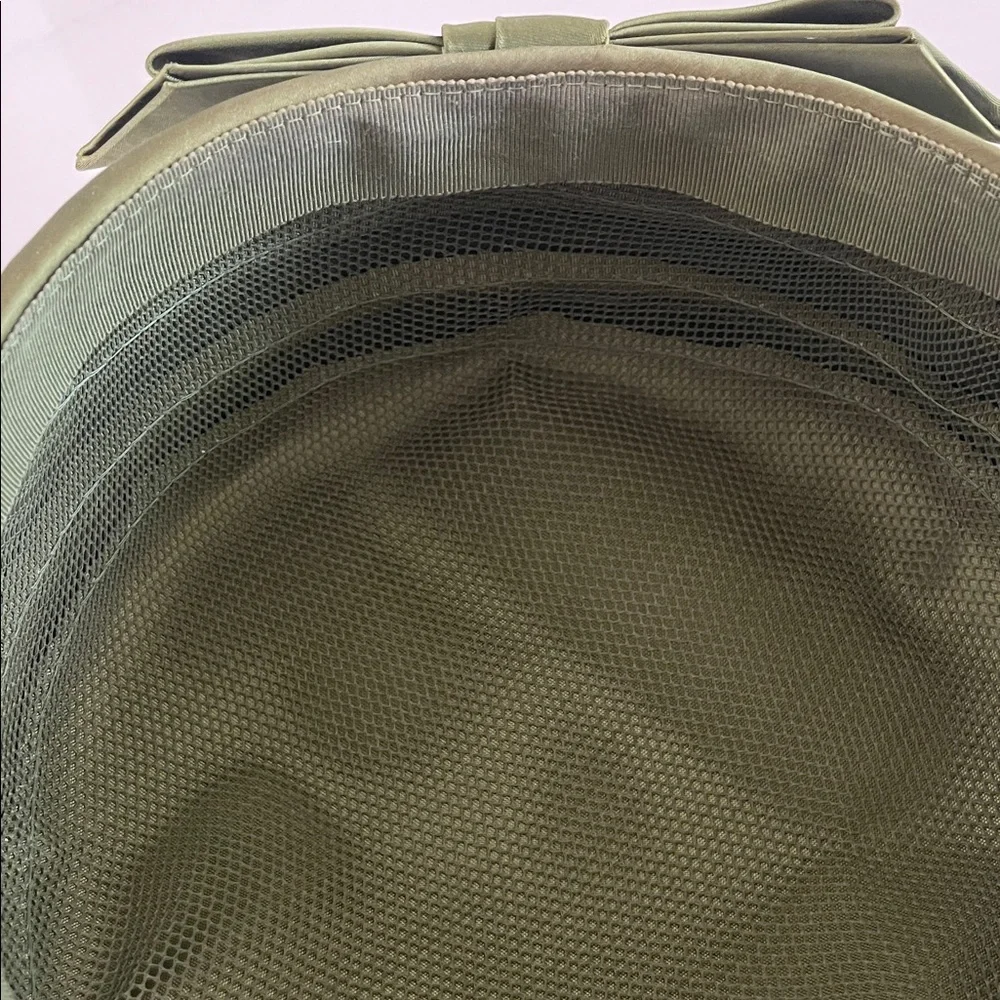 Elegant Vintage Velvet Green Pillbox Hat with Bow Detail - Picture 7 of 9